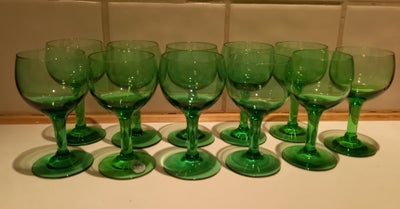 Glas, Grønne vinglas, Nyhavn, 11 grønne vinglas i serien Nyhavn fra Kastrup Holmegaard. 
Pris: 45 kr