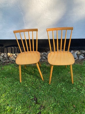 Køkkenstol, Træ, Billund stole, 2 stk “Billund stole” i naturfarvet lakeret træ

Prisen er pr. stk. 