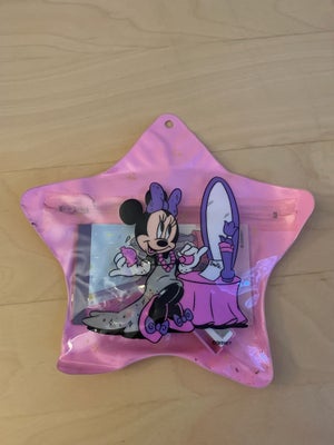 Disney, Papirvarer , Disney, Vintage fra 1990’s, perfekt til en gave.

5 styks:

1 x Stjerneformet l