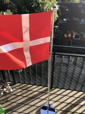 Dannebrogsflag På Stander Af - Dba.dk - Køb Og Salg Af Nyt Og Brugt