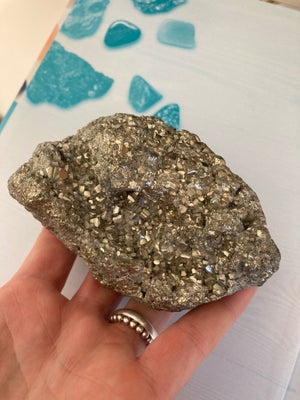 Andre samleobjekter, Pyrit, Sten & krystaller fra Tessies i Fiolstræde sælges

ENERGI: Pyrit er en o