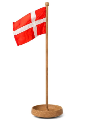 Træfigurer, Spring Copenhagen, The Table Flag, Bordflag, Eg, 39 cm.
Nyt, I Org. Uåbnet Emballage.
Kø