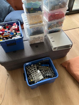 Lego City, LEGO-samling, Større LEGO-samling fra primært 90'erne - i fin stand. 

Mange klodser og o