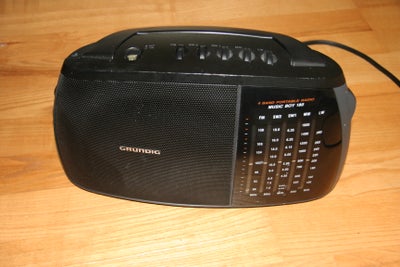 Transistorradio, Grundig, Music Boy 180, Perfekt, med FM, langbølge, mellembølge samt 2 kortbølge bå