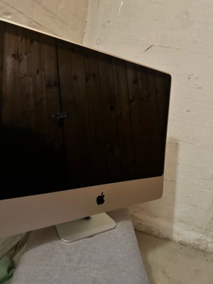 iMac, Rimelig, Meget gammel iMac sælges til højest bydende.
Værdi 10.000kr.

Anbefaler at man får sk