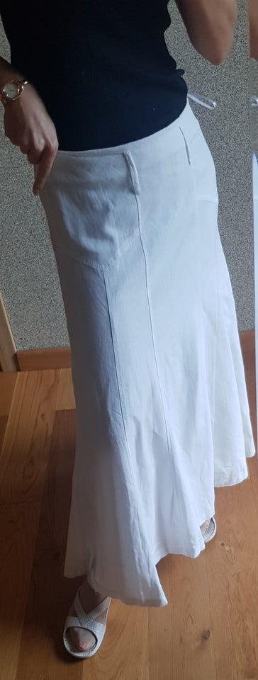 Maxi, str. 40, Dunnes M