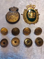 Emblemer, Skilte, knapper, Politi, emblemer, med konge krone og 3 løver, forskellige typer knapper o