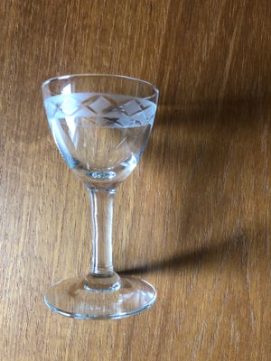 Glas, Holmegaard snapseglas med krydsgravering. , Holmegaard, 5 stk. fine Holmegaard snapseglas med 