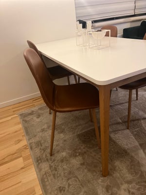 Spisebord, JEGIND, Spisebord sæt fra JYSK. Ny pris 2.999
Brugt i 1,2 år. Har små hakker. Billeder ve