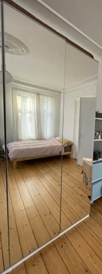 Garderobeskab, IKEA, b: 100 d: 60 h: 235, 
Garderobe IKEA lavet af 2 enheder. Mulighed for at købe e