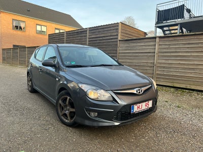 Hyundai i30, 1,6 CRDi 90 Blue Drive, Diesel, 2011, km 318000, træk, klimaanlæg, aircondition, ABS, a