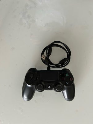 Playstation 4 Pro, God, ægte controle med ægte oplader ladning for 250kr meget fint.