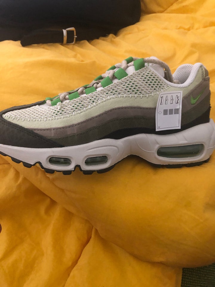 Nike air max 95 hotsell 37 5