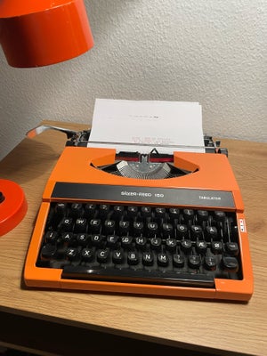 Skrivemaskine, Silver Reed 150 talbulator, Lækker skrivemaskine i god stand.  Klar til at skrive din