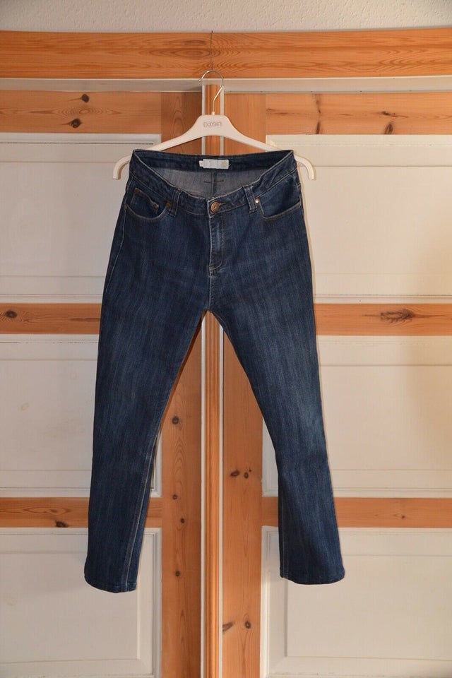 Jeans, Units, str. 38