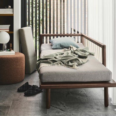 Daybed, træ, 2 pers. , SofaCompany, Smuk udformet daybed i klassisk skandinavisk design med fokus på