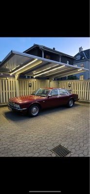 Jaguar XJ40, 4,0 aut., Benzin, 1987, km 75000, 4-dørs, 15" alufælge, Dejlig bil kører fantastisk 
Mo