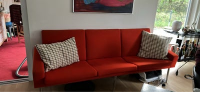 Hans J. Wegner, Lufthavns sofa, Hans J.Wegner lufthavns sofa i farven orange med stål ben 