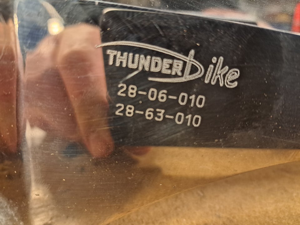 Beslag til sidenummerplade, Thunderbike