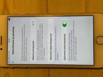 iPhone 8, 128 GB, hvid, God, Billig Iphone 

Sælges iPhone 8 128 gb hvid - minimal med brugs ridser 