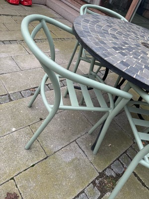 Havemøbelsæt, Stål & Sten, Så fint sæt, købt seperat.
Havebord rundt med mosaik bordplade & stole I 