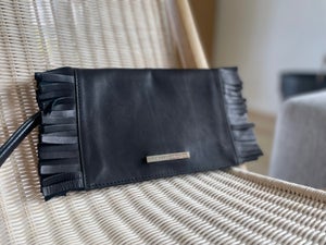 Find Day Taske i Håndtasker - - Køb brugt på DBA