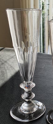 Glas, gammelt dansk 1800-tals champagneglas, Holmegaard, Champagnefløjte med slank spids halvfacette