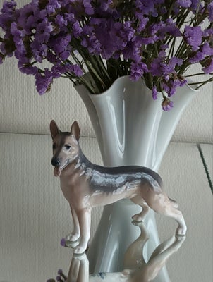 Andre samleobjekter, Schæferhund Royal Copenhagen, Kongelig porcelænsfigur fra Royal Copenhagen med 