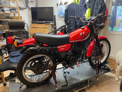 Yamaha, Xt250, 250 ccm, 28 hk, 1992, 32500 km, Rød, m.afgift, Fin Kult veteran motorcykel næsten hel