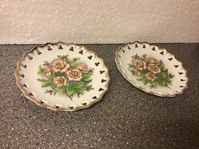 Porcelæn Hvide Platter med Lyserød Rose motiv Pynt, Ingen Måler ca. Diameter 20 cm., Gaveide : Vægpy
