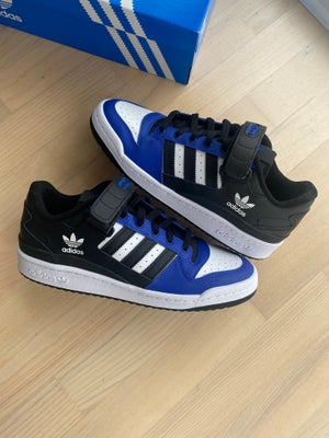 Sneakers, Adidas, str. 42,  Sort,  Ubrugt, Adidas Forum “Black Pulse Blue”

- Helt nye med boks, tag