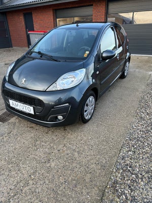 Peugeot 107, 1,0 Active, Benzin, 2014, km 64900, koksmetal, nysynet, aircondition, ABS, airbag, 5-dø