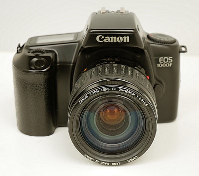 Canon, EOS 1000F, spejlrefleks, God, Med Canon 35-105 mm optik
Virkelig godt analog kamera
Kameraet 