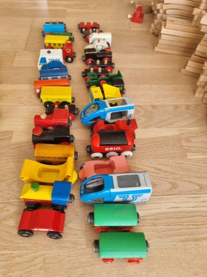 Brio, Masser af tog, biler, dyr, togskinner og mm. til mange flere underholdning for de små.