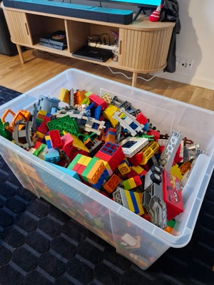 Lego Duplo, Blandet, 20 kilo blandet Duplo, blandt andet togbane, bondegård, zoo, cars, politi, Pete