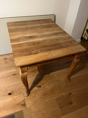 Spisebord, Eg (tror jeg), b: 94 l: 120, Spisebord i egetræ (tror jeg) 94 x 120 cm til 450 kr ved run