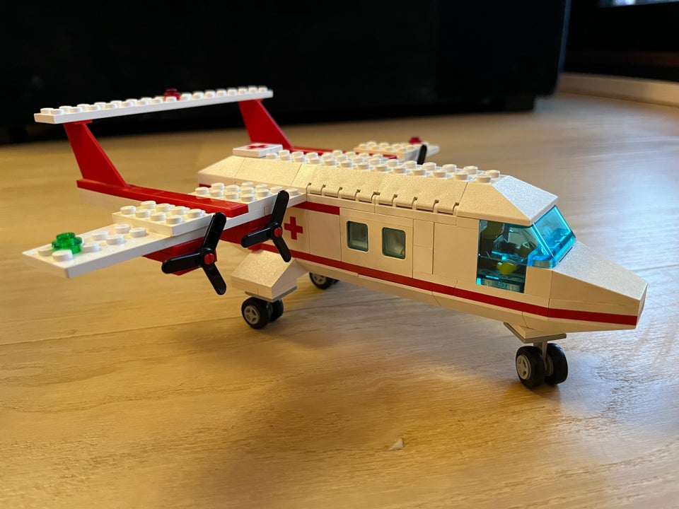 Lego Model Team, Lego Model Team, 6356 Ambulancefly