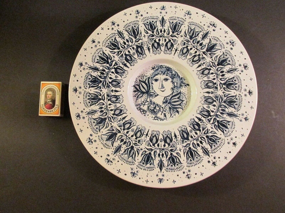 Keramik, Bjørn Wiinblad, rundt fad nr. 3057/1242.