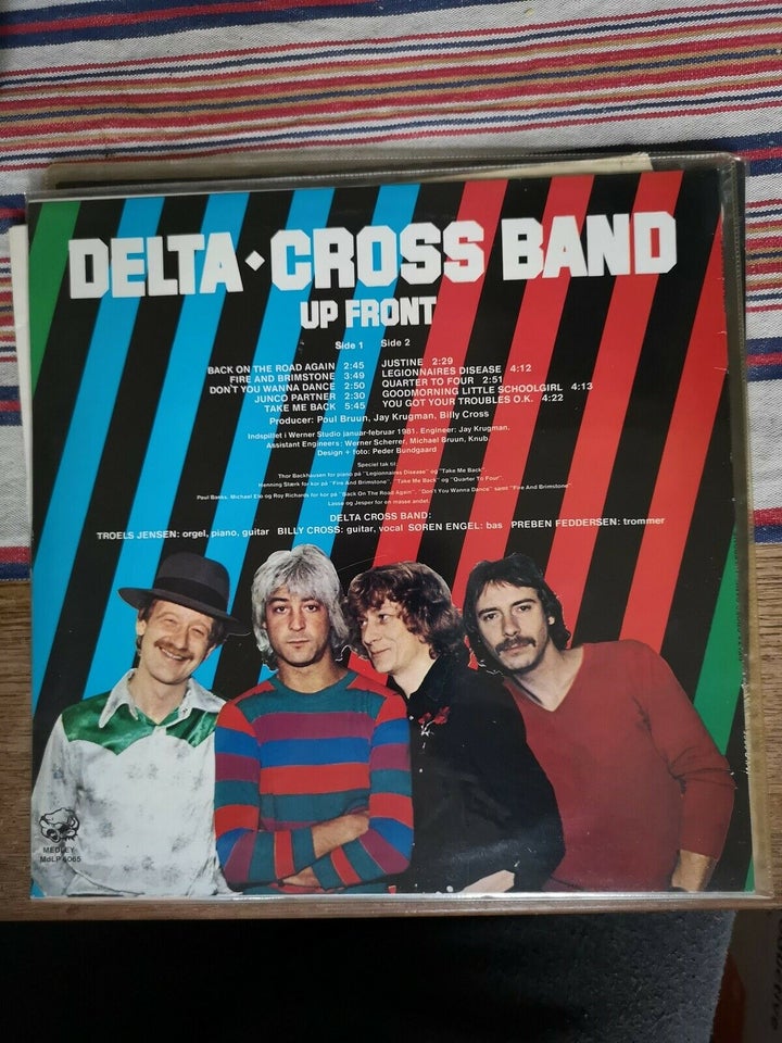 LP, Delta Cross Band, Up Front