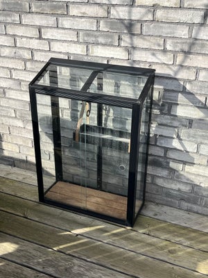 Plantebord, Hærdet glas og metall, Smuk Urban greenhouse. 84 x 60 x 27 cm. 