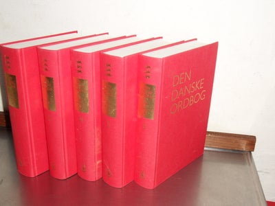 Den danske Ordbog, det danske Sprog- og Litteratur, Det danske sprog- og litteraturselskab, år 2003,