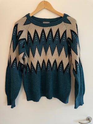 Sweater, Culture, str. 42, Næsten som ny, Virkelig flot striktrøje i str L. Brugt få gange og fremst