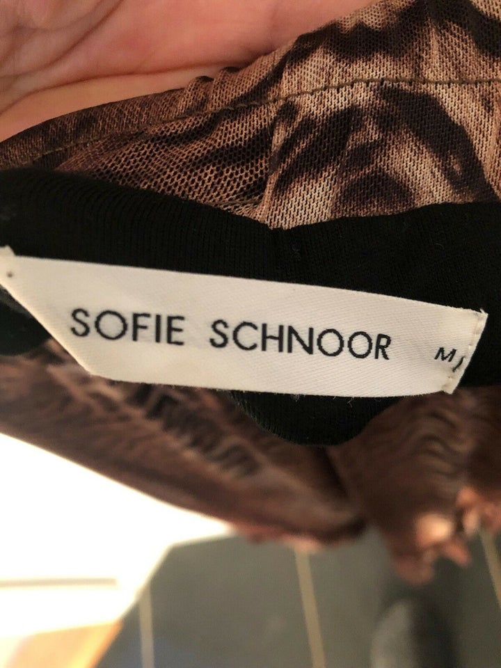 str. 40, Sofie Schnoor, Beige