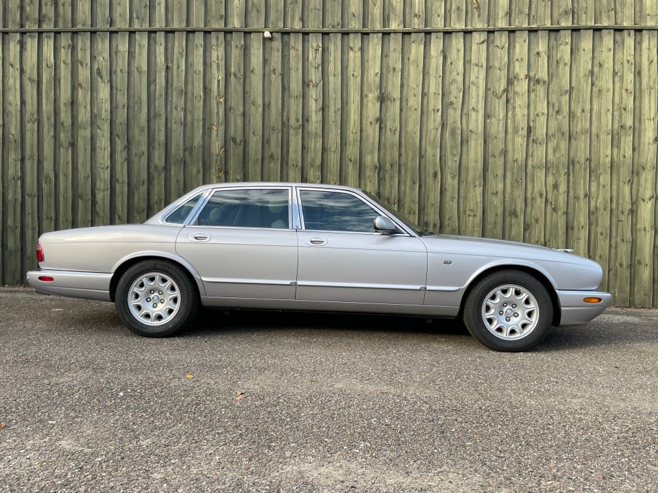 Jaguar XJ8, 4,0 Sovereign, Benzin