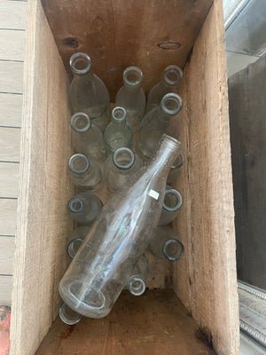 Flasker, Mælkeflaske, 15-18 stk mælkeflasker i forskellige størrelser.

Sælges uden trækasse 