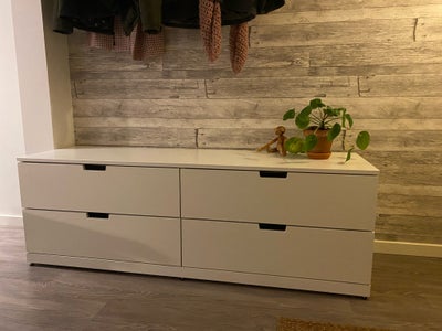 Kommode, laminat, b: 160 d: 47 h: 54, Fin hvid kommode IKEA NORDLI, med 4 skuffer; god plads til opb