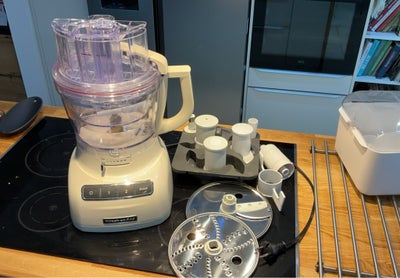 KitchenAid 3,1L foodprocessor, Kitchenaid, Kapacitet: 3,1 Liter
Ydeevne: 300 Watt
Medfølger omkring 