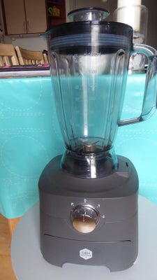 Food Processor, OBH Nordica, Meget lidt brugt foodprocessor sælges med alt det tilbehør som hørte ti