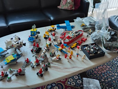 Lego blandet, Stor samling ældre og velholdt Lego. 4,8 kg løse legoklodser. 9 kørebaner. Der medfølg