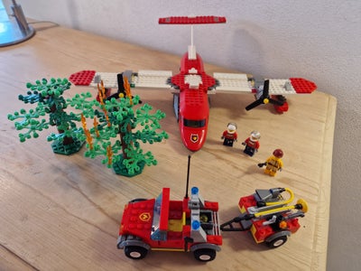 Lego City, 4209 Brandfly med egen skovbrand og bil på jorden, Komplet sæt - med alle 3 minifigurer o
